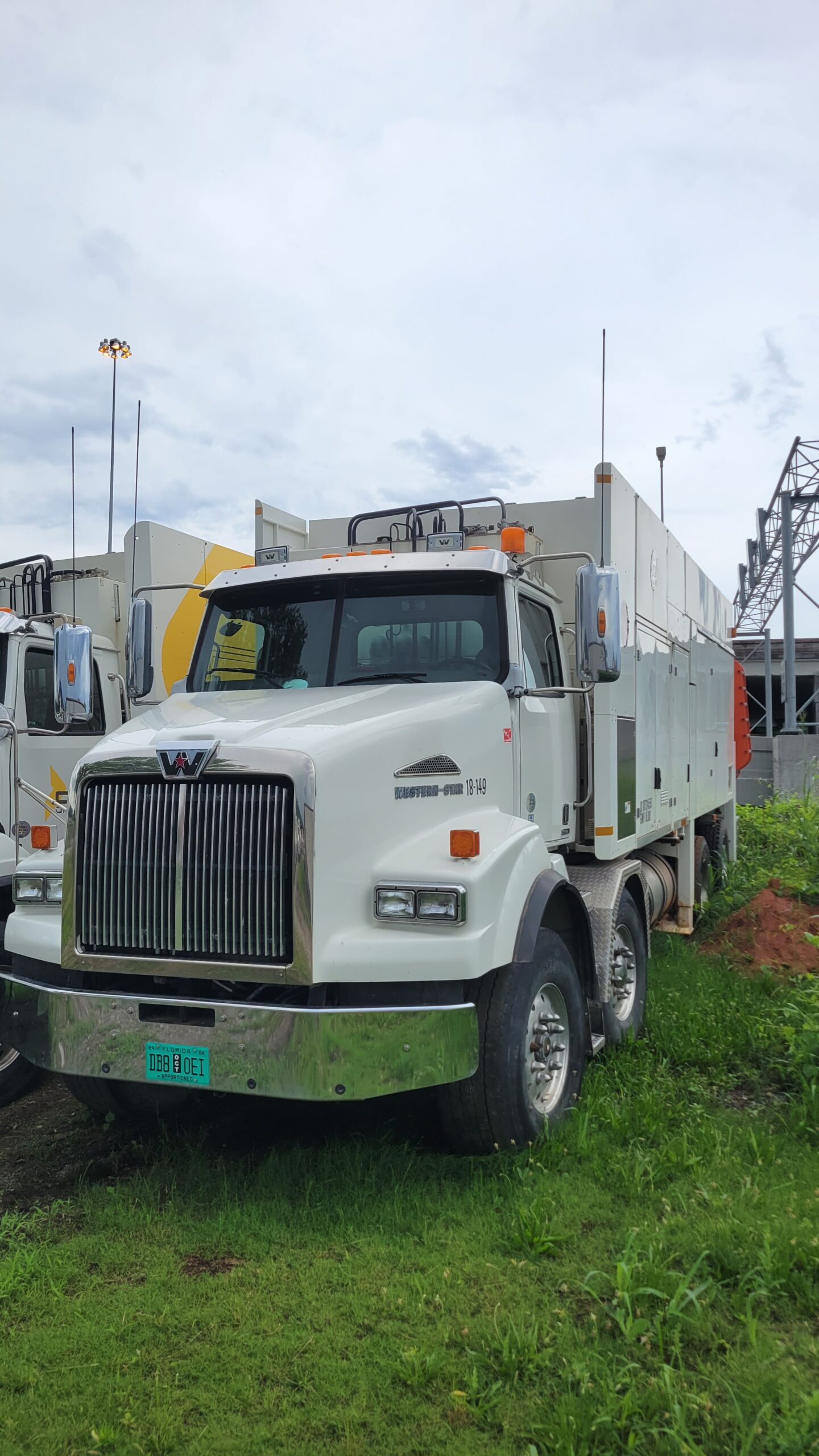 2018 Western Star 4864TS Vacuum Excavator SB-774 (Used) - Image 3