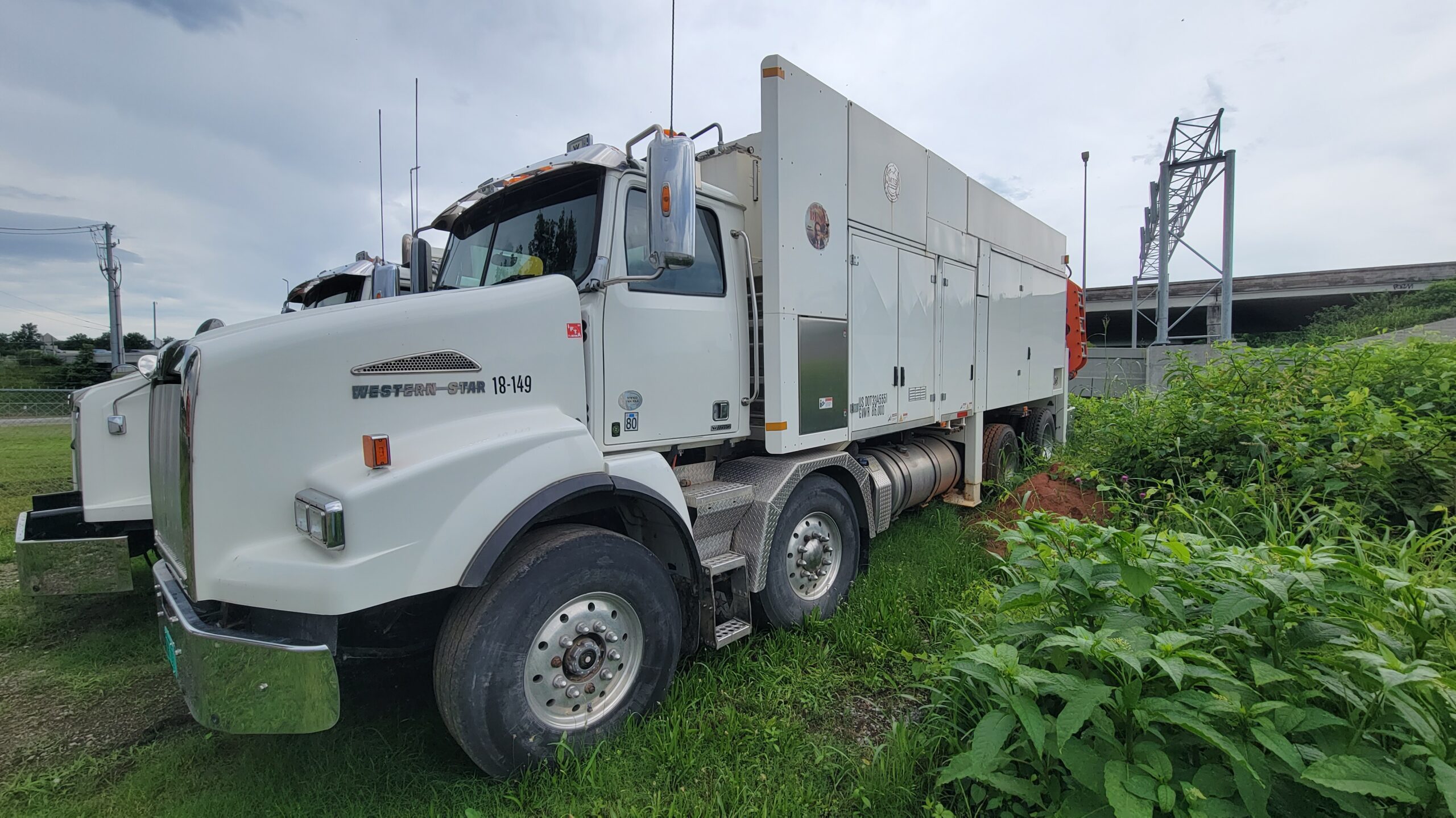 2018 Western Star 4864TS Vacuum Excavator SB-774 (Used) - Image 4